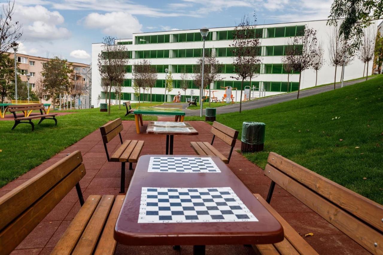 Ferienwohnung Igi Red Flat With Free Private Parking Cluj-Napoca Exterior foto