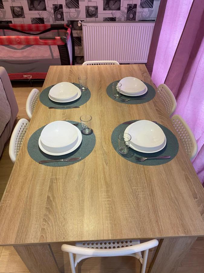 Ferienwohnung Igi Red Flat With Free Private Parking Cluj-Napoca Exterior foto