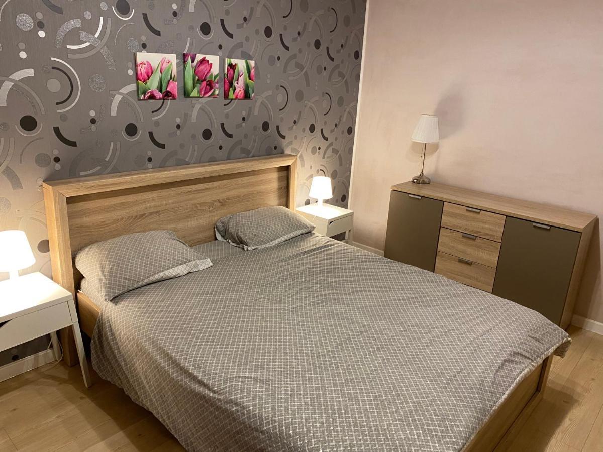 Ferienwohnung Igi Red Flat With Free Private Parking Cluj-Napoca Exterior foto